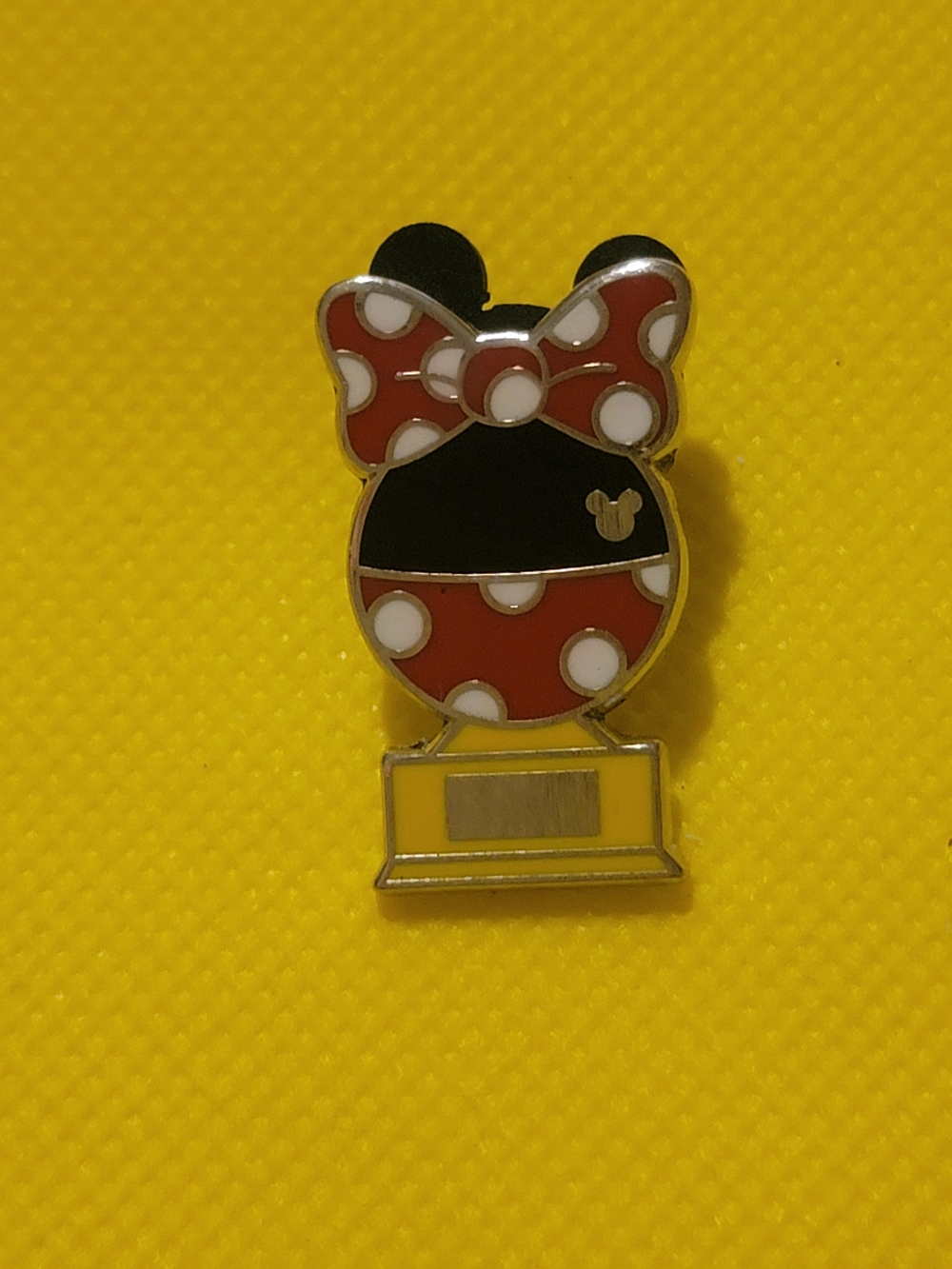 Minnie Mouse Trophies 2019 Hidden Mickey Disney Trading Pin